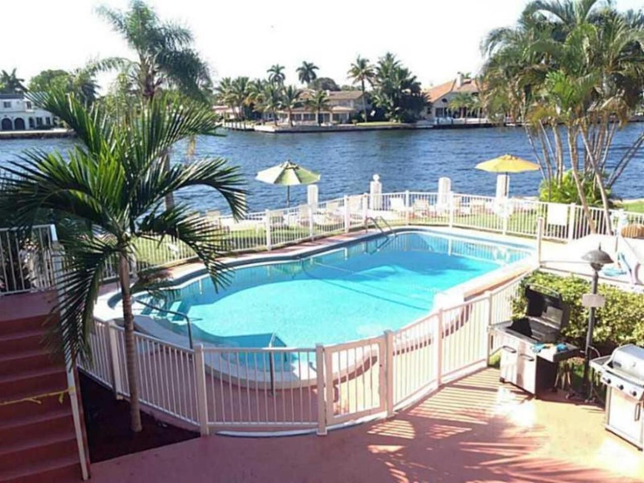 Studio Intracoastal Views! 5 Min Walk To The Beach Villa Pompano Beach Buitenkant foto