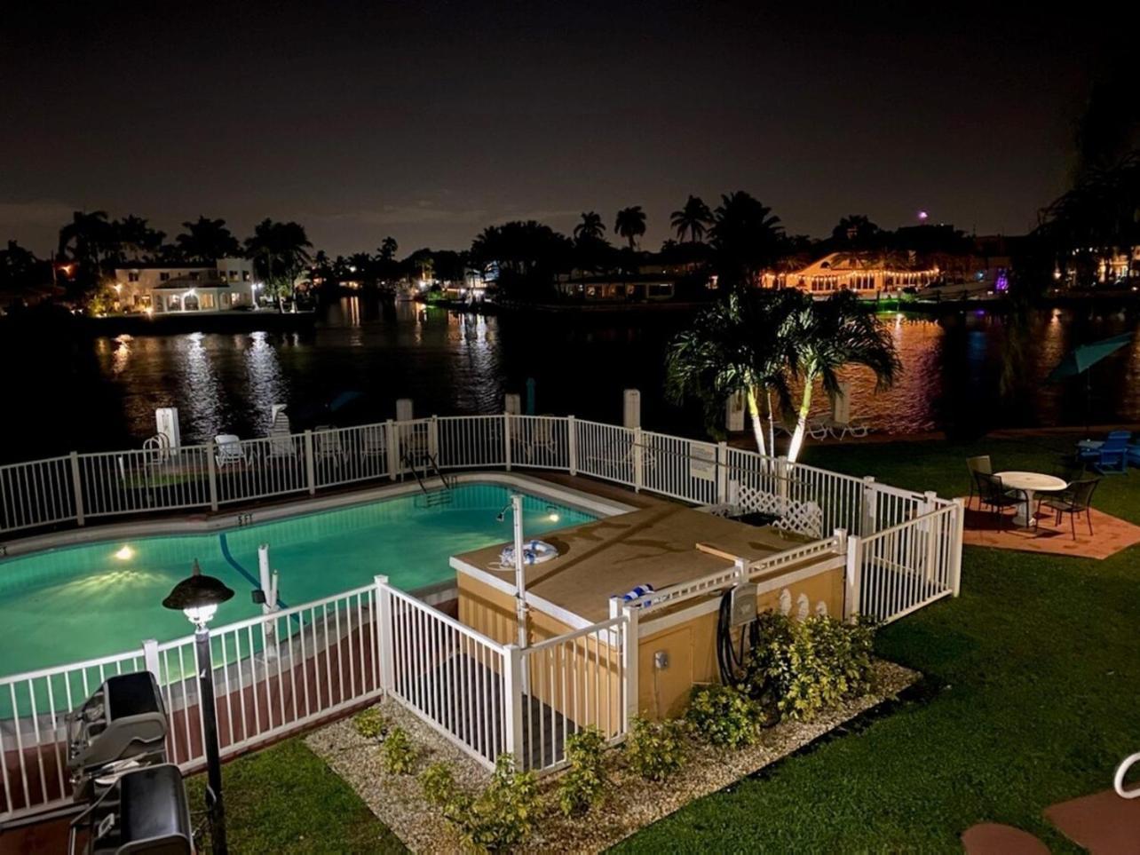 Studio Intracoastal Views! 5 Min Walk To The Beach Villa Pompano Beach Buitenkant foto