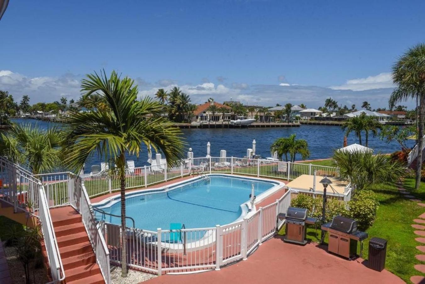 Studio Intracoastal Views! 5 Min Walk To The Beach Villa Pompano Beach Buitenkant foto