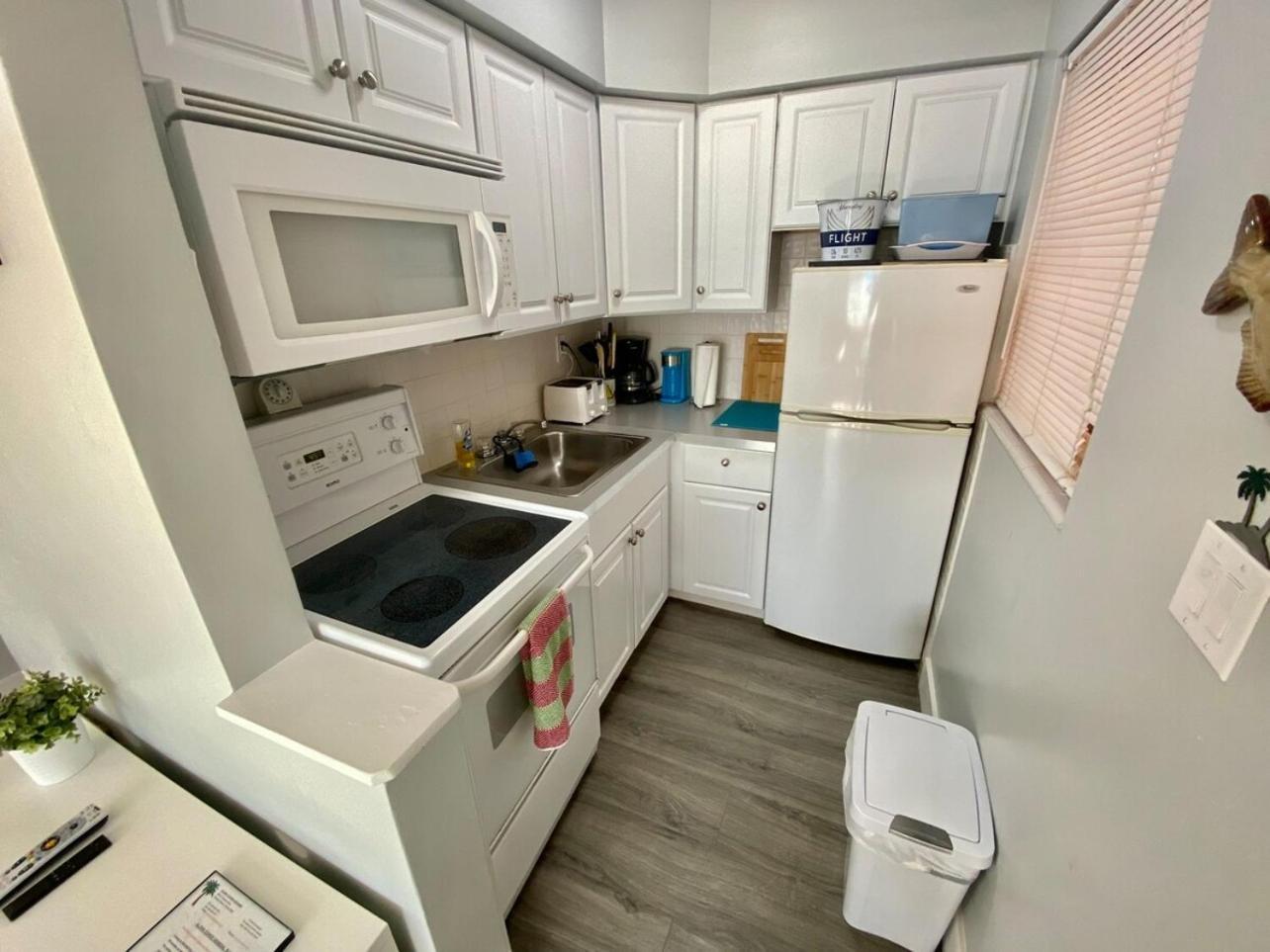 Studio Intracoastal Views! 5 Min Walk To The Beach Villa Pompano Beach Buitenkant foto