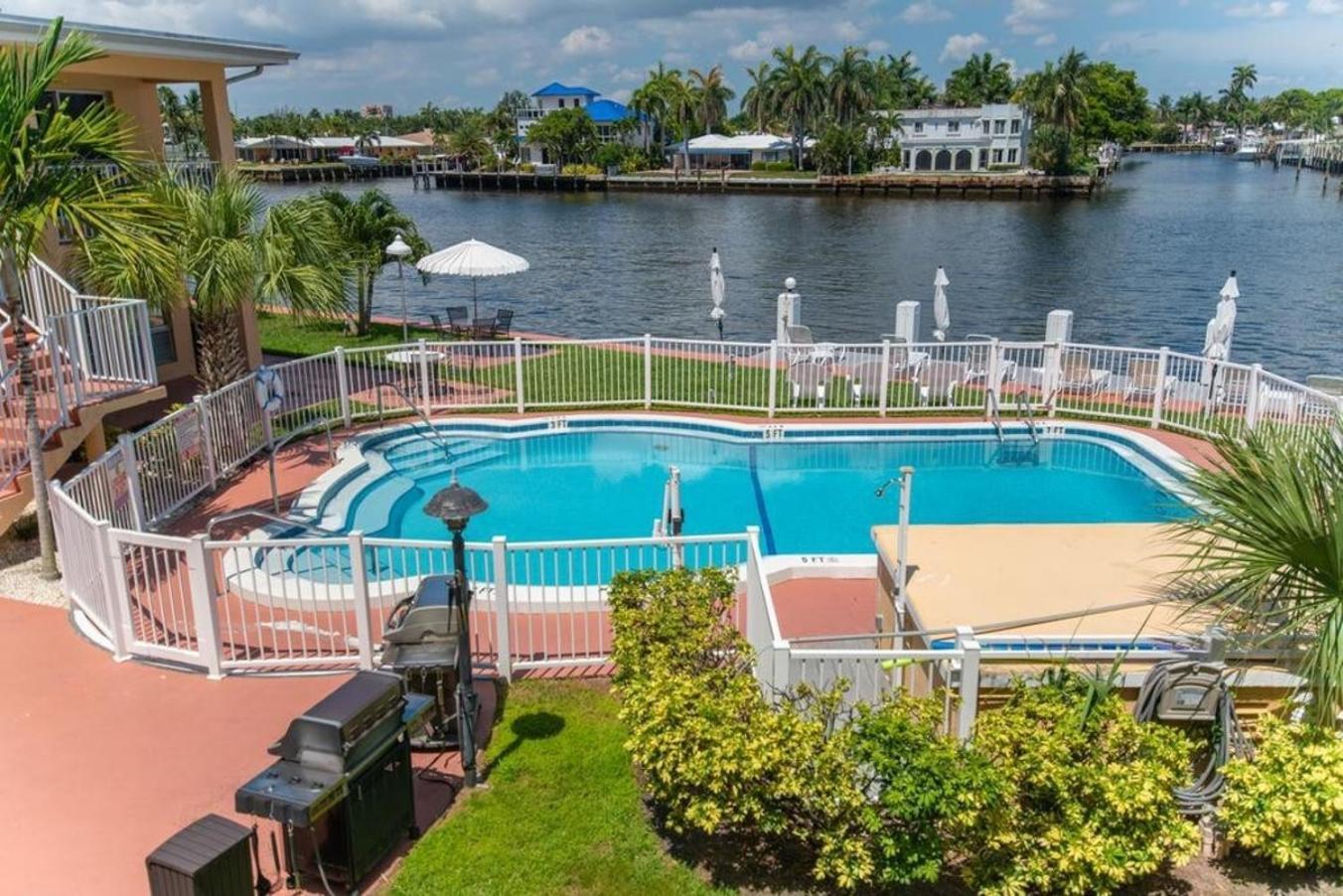Studio Intracoastal Views! 5 Min Walk To The Beach Villa Pompano Beach Buitenkant foto
