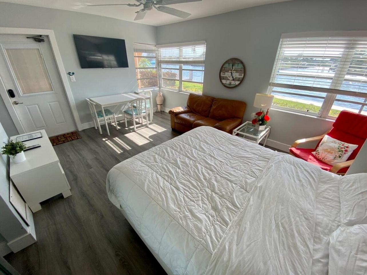 Studio Intracoastal Views! 5 Min Walk To The Beach Villa Pompano Beach Buitenkant foto